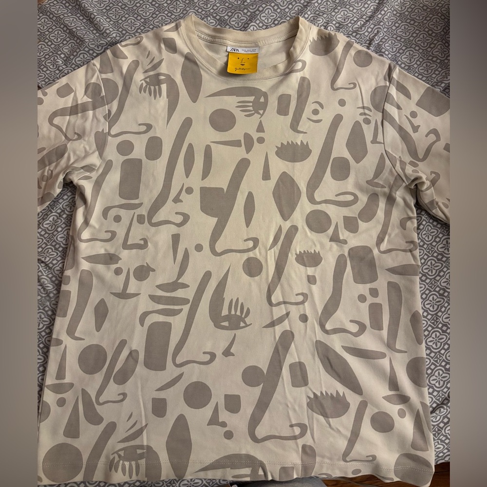 Zara Beige Abstract Graphic Tee